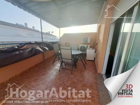 ADOSADO SEMINUEVO CON GARAJE Y TERRAZA - CASTELLON