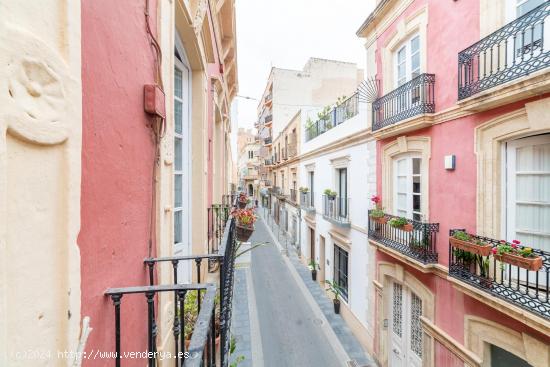 🌟✨ ¡Descubre Esta Joya Arquitectónica en el Casco Antiguo de Almería! ✨🌟 - ALMERIA