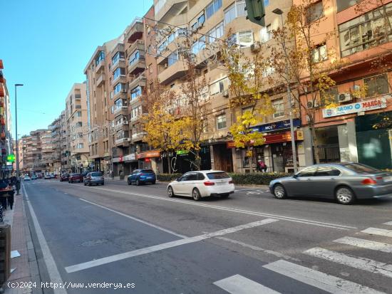 Local en pleno centro - CACERES