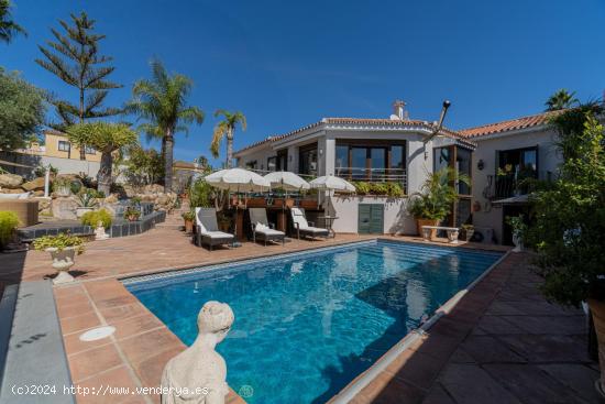  Espectacular vivienda en Pueblo Nuevo de Guadiaro - CADIZ 