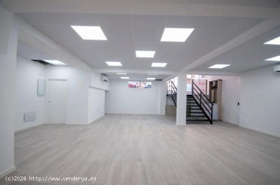 LOCAL REFORMADO DE 109M2 DIÁFANO, CON ASCENSOR, WC ADAPTADO, OFFICE, ALMACÉN Y CALEFACCIÓN ELÉCT