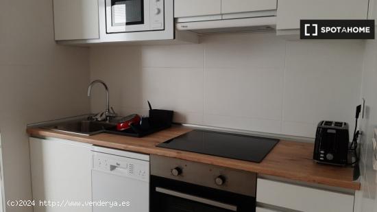 Alquiler de habitaciones en piso de 5 dormitorios en Zaragoza - ZARAGOZA