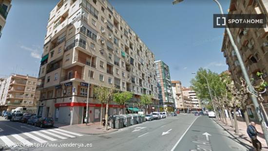 Piso entero de 4 dormitorios en Murcia - MURCIA