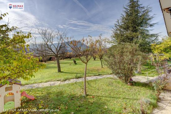 CASA CON PISCINA Y FRUTALES EN CAMINO SANTIAGO - NAVARRA