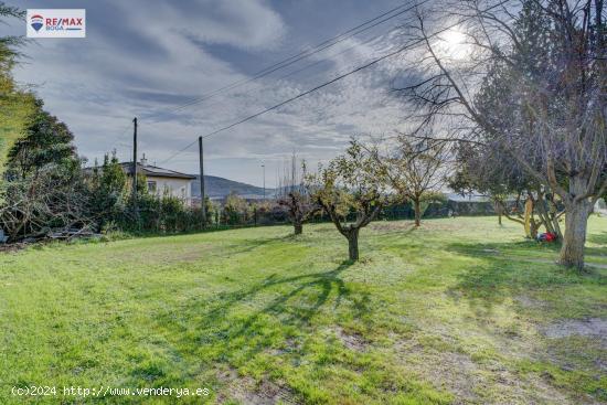 CASA CON PISCINA Y FRUTALES EN CAMINO SANTIAGO - NAVARRA