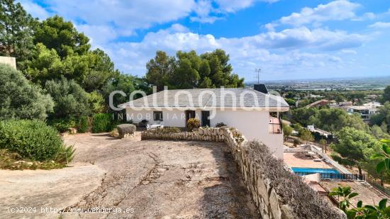 Chalet independiente en la urb.de Santo Domingo en Calicanto - VALENCIA