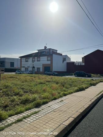 SOLAR DE 152 m2 EN LA LOCALIDAD DE GERENA. - SEVILLA