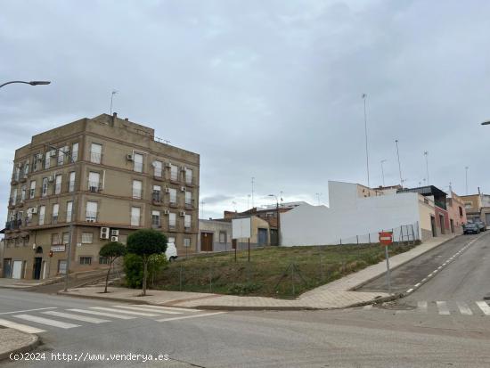 CASABANCO  VENDE  TERRENO  URBANO  RESIDENCIAL - BADAJOZ