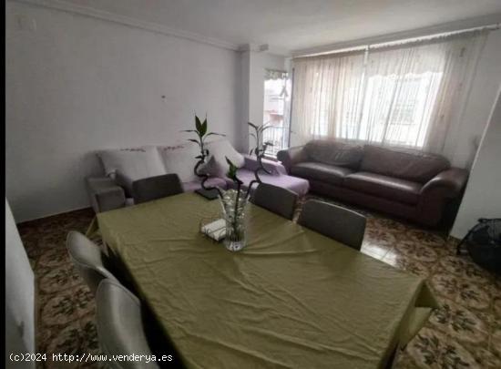 GRAN APARTAMENTO EN TORREVIEJA, 4 HAB, 2 BAÑOS - ALICANTE