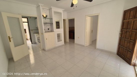 Chalet en venta en Torrevieja (Alicante)