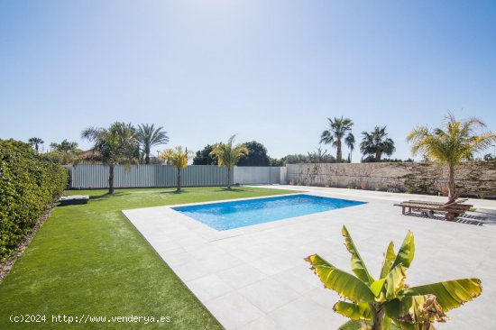 Villa en venta en Elche (Alicante)