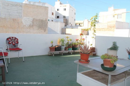 CASA EN LA VEGA CON GRAN GARAJE - Arrecife