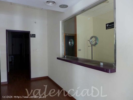 Local comercial en Alquiler en Extramurs - Valencia