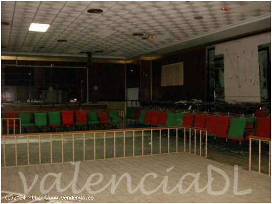 Local comercial en Alquiler en L´Eixample - Valencia