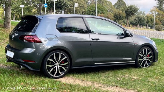 Volkswagen Golf GTI PERFORMANCE 245cv - Gurb