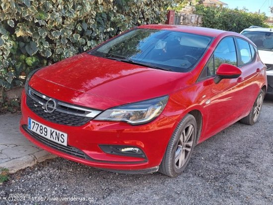 Opel Astra 1.6 cdti selective de 2018 con 130.000 Km por 10.000 EUR. en Valencia