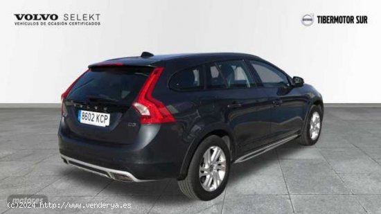 Volvo V 60 2.0 D3 PLUS 150 5P de 2017 con 50.022 Km por 24.795 EUR. en Madrid