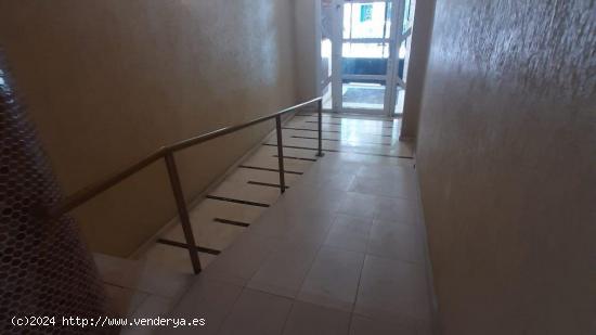 REF.- 44 - Apartamento dúplex a 300m de la playa Piscinas naturales - Torrevieja - ALICANTE