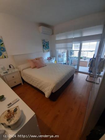 REF.- 44 - Apartamento dúplex a 300m de la playa Piscinas naturales - Torrevieja - ALICANTE