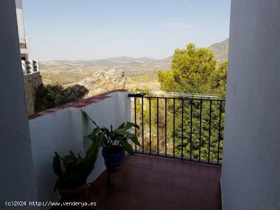 SE VENDE CASA EN ZAHARA CERCA DEL CENTRO - CADIZ