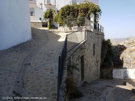 SE VENDE CASA EN ZAHARA CERCA DEL CENTRO - CADIZ