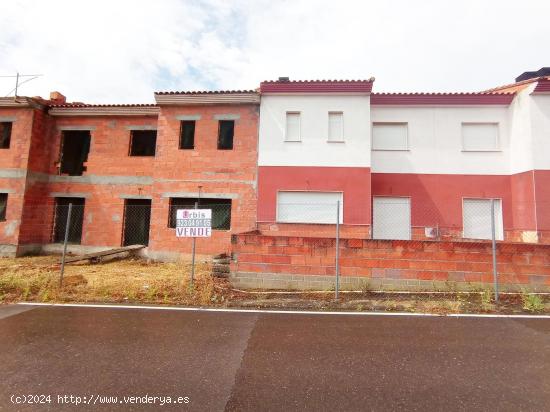 Urbis te ofrece unas estructuras en venta en Fuentes de Oñoro, Slamanca. - SALAMANCA