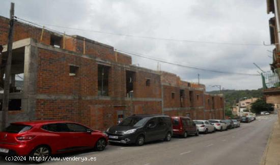 EDIFICIO EN CONSTRUCCIÓN - BARCELONA