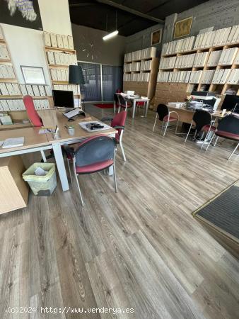 SE VENDE LOCAL COMERCIAL EN ZONA DE LAS CANTERAS - CADIZ