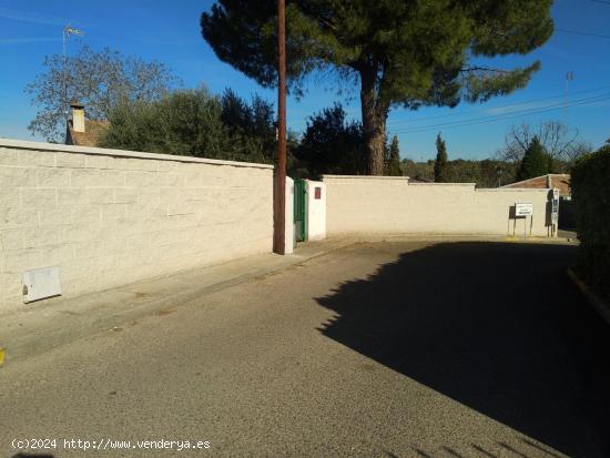 EXCLUSIVAS ROMERO, comercializa parcela de terreno con casa en Yuncos - TOLEDO