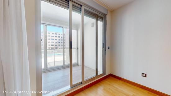 VPO 4 DORMITORIOS!!!!!  Vivir en Villa del Prado en piso de 4 dormitorios y terraza!!!! - VALLADOLID