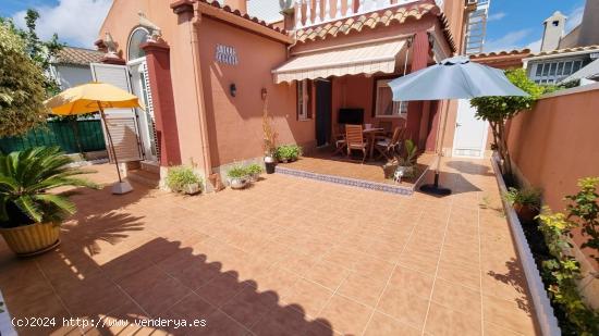  DÚPLEX DE 4 DORMITORIOS CON PISCINA COMUNITARIA - ZONA TORREVIEJA - - ALICANTE 