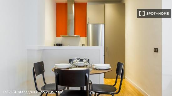 Apartamento de 2 habitaciones en el corazón de Barcelona - BARCELONA