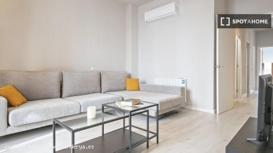 Moderno y elegante apartamento de 2 dormitorios en Gracia - BARCELONA