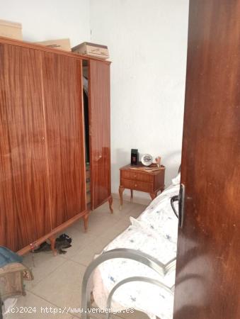 OPORTUNIDAD DE CASA PARA REFORMAR EN GUILLENA, SEVILLA. - SEVILLA