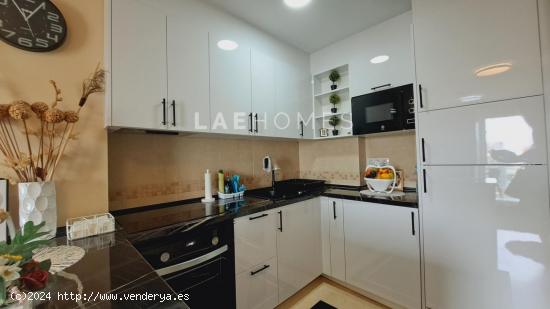 Moderno Apartamento con Vistas al Mar y Laguna de Guardamar en Complejo Residencial - ALICANTE