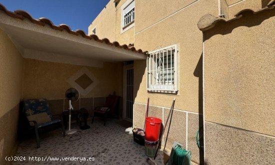 Chalet en venta en Torrevieja (Alicante)