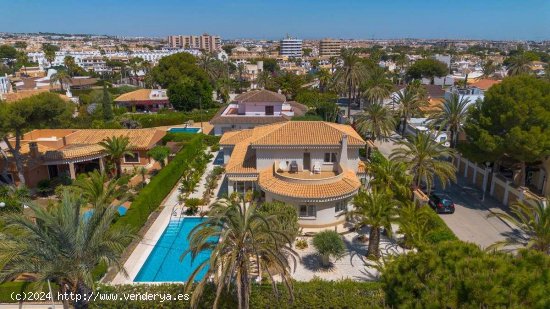 Villa en venta en Orihuela (Alicante)