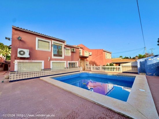 Villa en venta en Alfaz del Pi (Alicante)