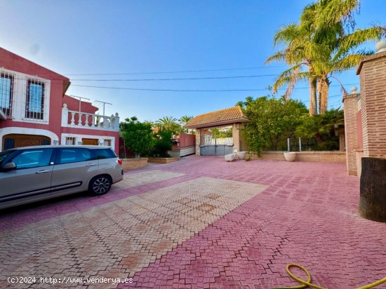 Villa en venta en Alfaz del Pi (Alicante)