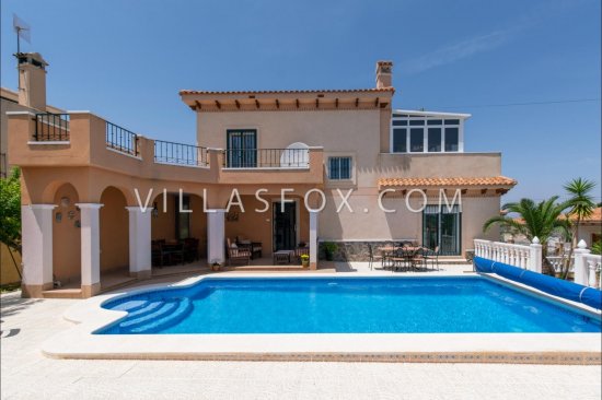 Villa en venta en San Miguel de Salinas (Alicante)