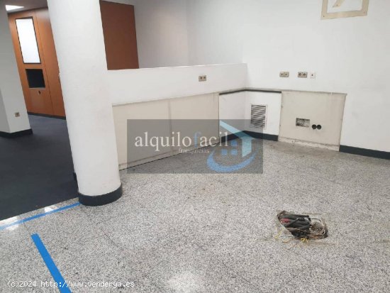 SE ALQUILA LOCAL EN MARTINEZ VILLENA DE 185 METROS POR 1900€