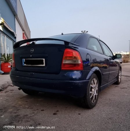 Opel Astra 1.6 club de 2003 con 191.000 Km por 1.800 EUR. en Valencia