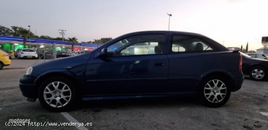 Opel Astra 1.6 club de 2003 con 191.000 Km por 1.800 EUR. en Valencia