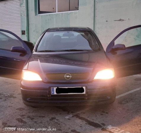 Opel Astra 1.6 club de 2003 con 191.000 Km por 1.800 EUR. en Valencia