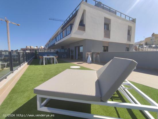 Vivienda con gran terraza de 35 metros - ALICANTE