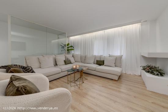 EXCLUSIVA VIVIENDA DE 250M2 EN DOS PLANTAS, CENTRICA Y A 200M DE LA PLAYA DEL CURA - ALICANTE