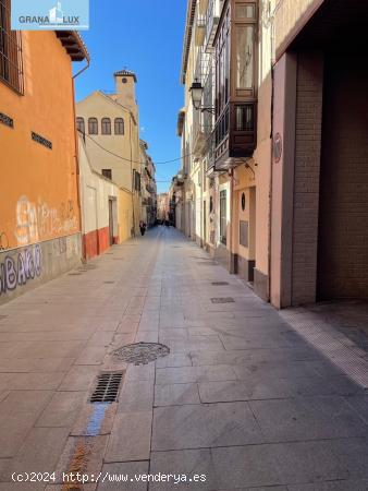 PLAZA DE GARAJE EN TRINIDAD - GRANADA