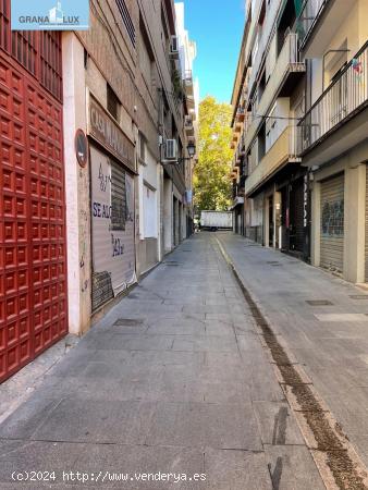 PLAZA DE GARAJE EN TRINIDAD - GRANADA