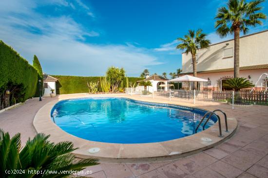 Casa con piscina en Santomera - MURCIA