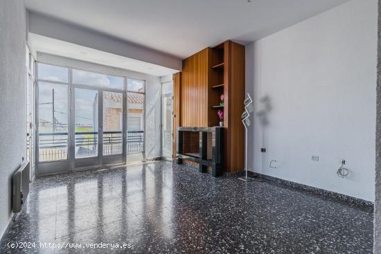 EXCELENTE PISO AMPLIO Y EXTERIOR CON BALCON - VALENCIA